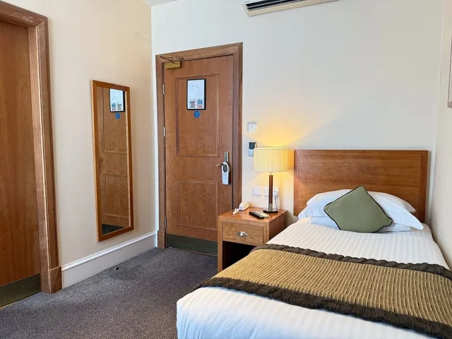 غرفة مفردة بسرير فردي، Angus Hotel 3/7