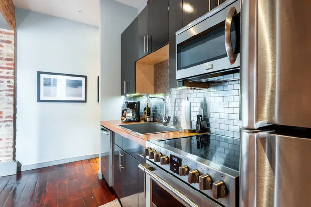 جناح رئاسي بسرير كينج وسرير كوين بشرفة بغرفتي نوم، The Natchez Vacation Rentals 9/9
