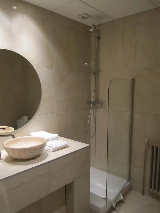 غرفة قياسية بسرير مزدوج، Hotel Terminus 3/3