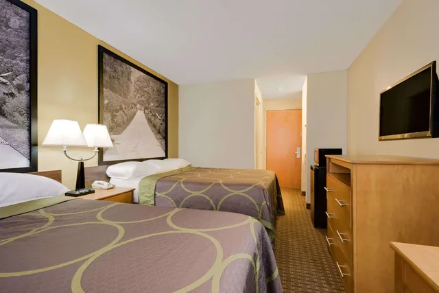 غرفة بسريرين مزدوجين للمدخنين، Super 8 By Wyndham Allentown 1/2