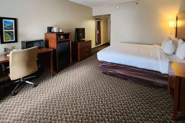 غرفة رباعية، Comfort Inn & Suites Mount Pocono 1/6