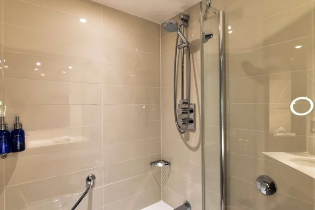 جناح جونيور، Radisson Blu Hotel, Edinburgh City Centre 7/10