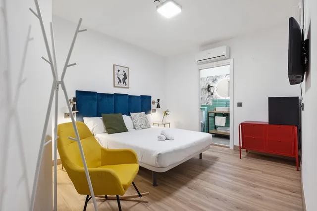 غرفة أساسية بسرير مزدوج، Hostel Malaga City 1/1