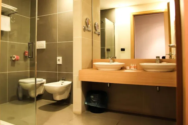 غرفة سوبيريور بسرير مزدوج وسرير فردي، Esperia Palace Hotel 7/8