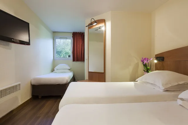 غرفة قياسية بثلاثة أسرّة، Comfort Hotel Amiens Nord 3/4