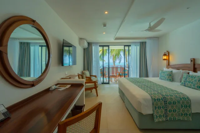 Superior, Double Bed, Sea View, Voyager Beach Resort 3/8