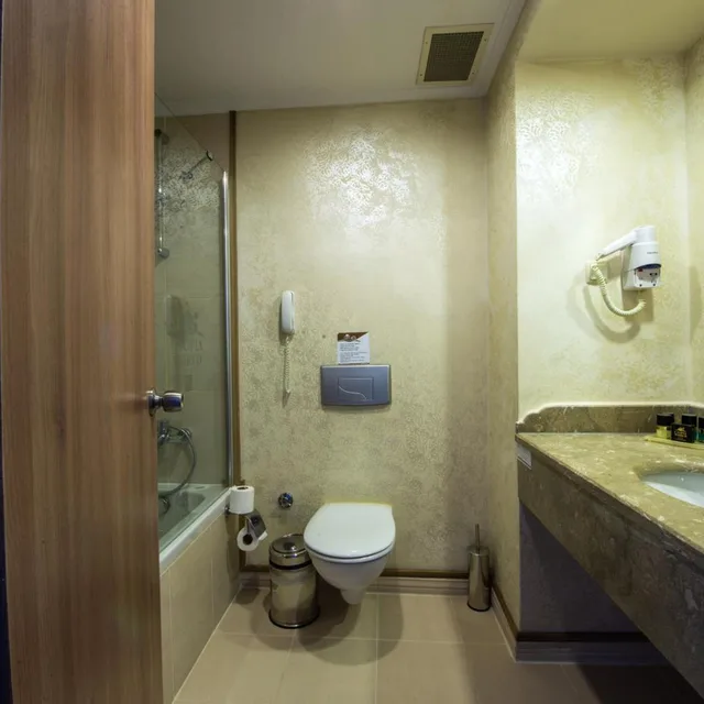 غرفة شهر العسل في المبنى الرئيسي، Utopia World Hotel 10/10
