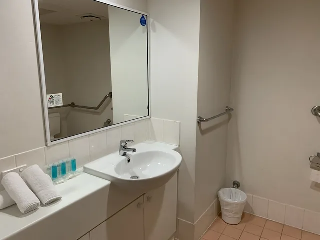 Family, 1 Single and 2 Queen Beds، Outrigger Resort 5/7