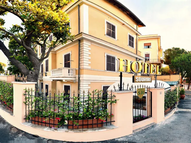 غرفة تُحدَّد عند الوصول، Sourire Hotel 1/1