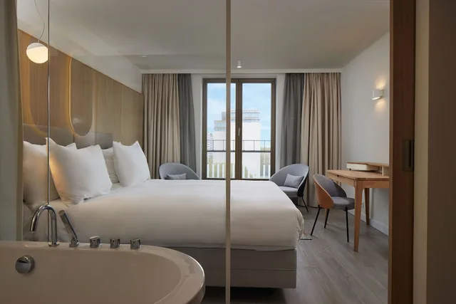 جناح سوبيريور بسرير كينج، WestCord Fashion Hotel Amsterdam 1/2
