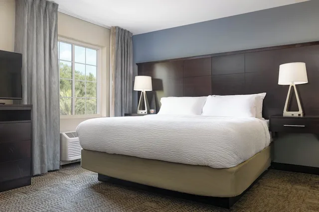 جناح استوديو بسرير كينج بمطبخ لذوي الإعاقة، Staybridge Suites Corona South 4/8