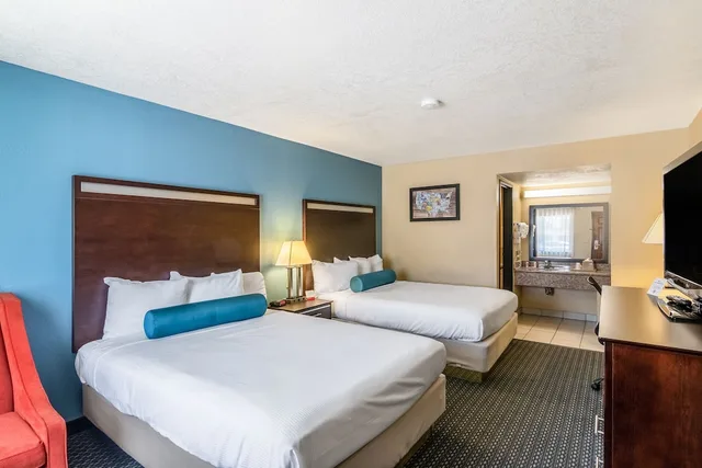 غرفة بسريرين كوين لذوي الإعاقة، Glenridge Inn Glendale Pasadena 1/3