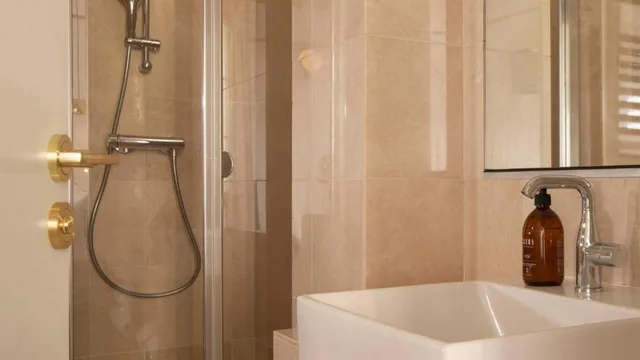 Charme، HOTEL DES DEUX-ILES 3/3