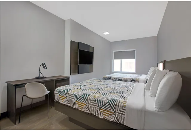 Room, Quadruple, 2 Queen Beds, Motel6 Monahans, TX 1/8