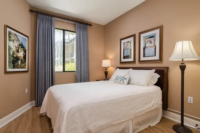 2 Bedrooms, Cottage, King and Twin Beds, Pool Side، Naples Bay Resort 1/1