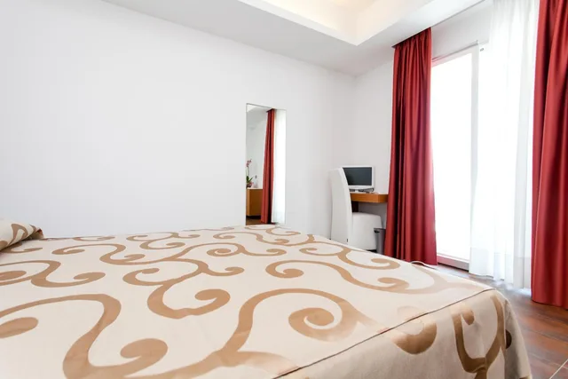 Room, Triple, Sciali Hotel 4/10