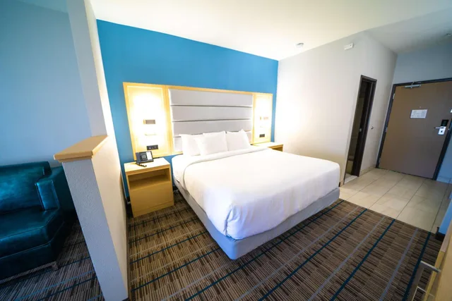 غرفة بسرير كينج يُسمح فيها بالحيوانات الأليفة، Best Western Brigham City Inn & Suites 2/5