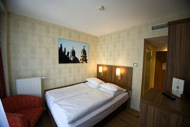 Standard, Queen Bed, Schlicker Zum Goldenen Lowen 3/6