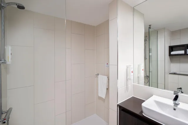 غرفة عائلية، Ramada by Wyndham Leeds East 3/3