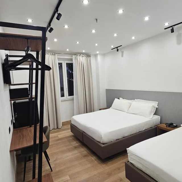 غرفة رباعية، HOTEL GALLES 2/10