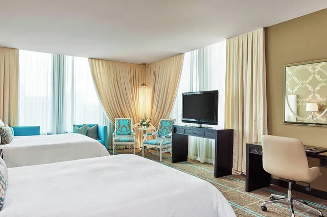 غرفة ديلوكس رباعية لذوي الإعاقة، The Nines A Luxury Collection Hotel Portland 1/3