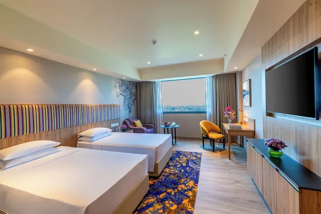 Superior, Twin Beds, Vivanta Kochi Aluva 3/6