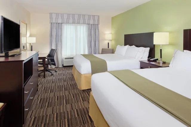 غرفة قياسية بسريرين كوين، Holiday Inn Express Hotel And Suites Huntsville West Research Pk 2/5