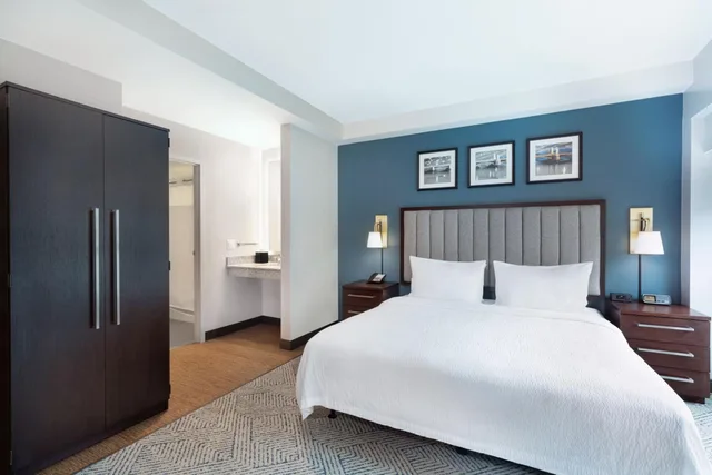 جناح استوديو بسرير كينج مع أريكة بحوض استحمام لذوي الإعاقة، Residence Inn By Marriott Boston Back Bay Fenway 4/10