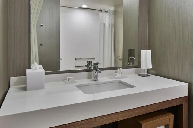 غرفة بسريرين كوين، Courtyard by Marriott Albany Airport 7/7