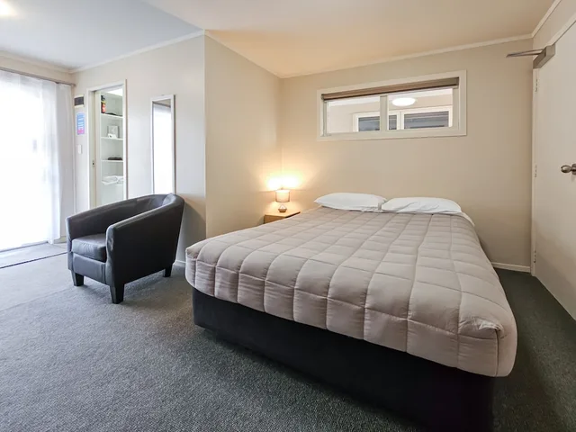 غرفة اقتصادية بسرير كوين، Captain Cook Motor Lodge 1/5