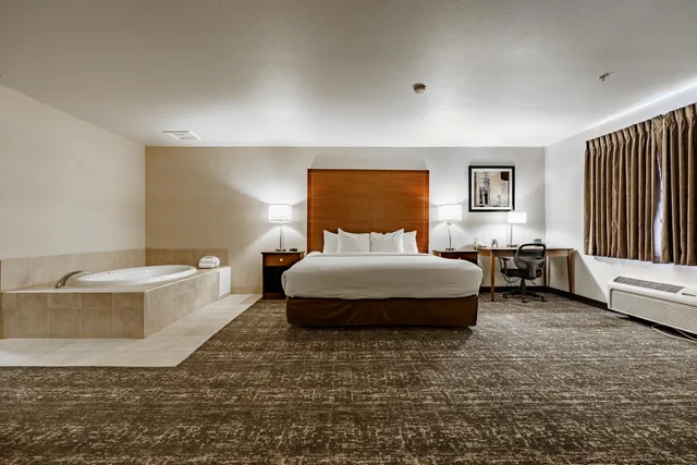 جناح ديلوكس بجاكوزي، Cobblestone Suites Ripon 1/6