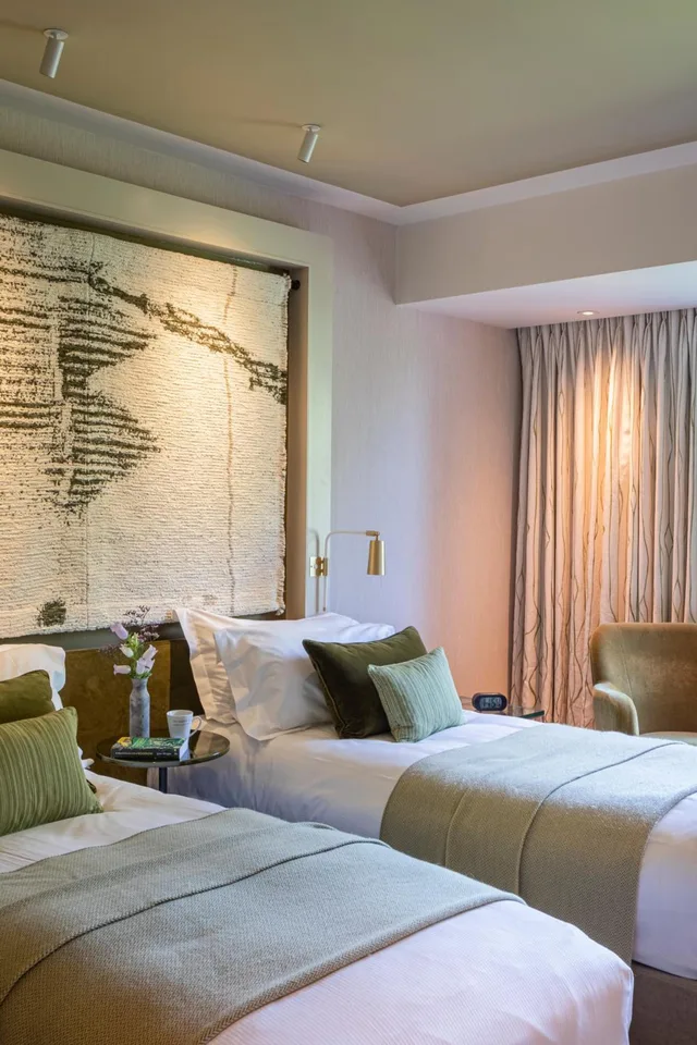 Classic, Twin Beds, West Wing، THE GROVE 1/4