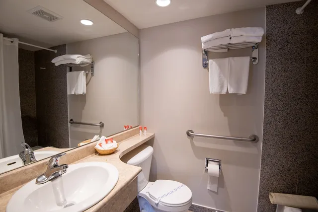 Room, 2 Queen Beds, Canadas Best Value Inn Prince George 7/8