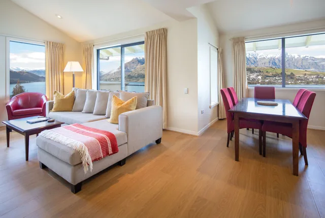 فيلا بإطلالة على البحيرة بـ3 غرف نوم، Villa del Lago 2/5