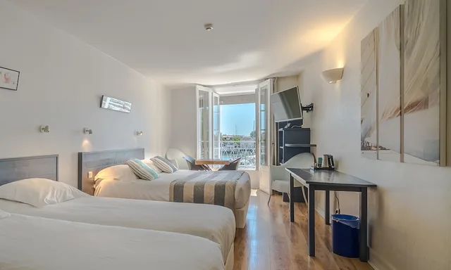Family, Queen and Twin Beds, Harbour View, Hotel La Marine 1/3