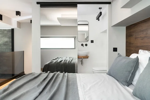 جناح غراند بسريرين كوين بغرفتي نوم مع أريكة، 11 Enteka Acropolis Suites 3/4