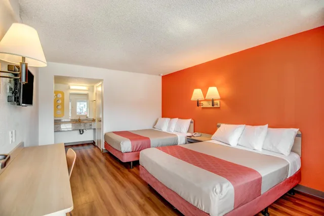 غرفة رباعية، Motel6 Stockton, CA - North 5/9