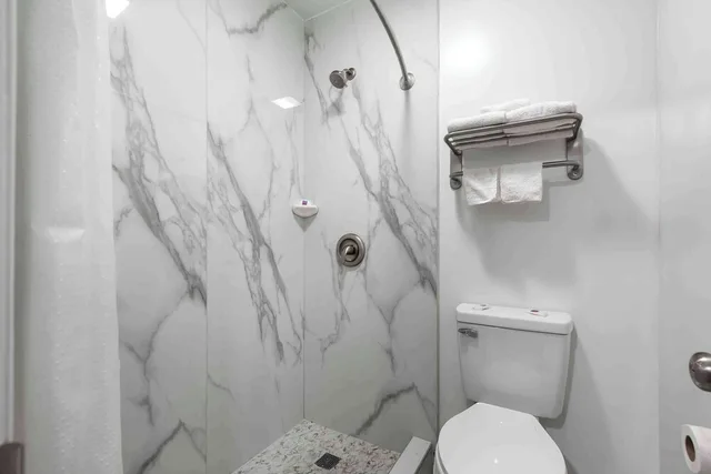 1 Queen Bed - Smoking, Micfridge، Motel6 Hickory, NC 5/6