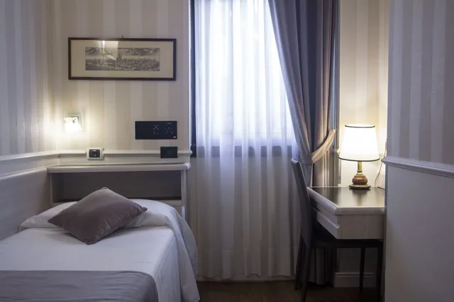 غرفة قياسية مفردة، Flora Hotel Milan 8/11