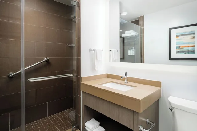 جناح استوديو بسرير كينج مع أريكة، HYATT HOUSE NAPLES/5TH AVENUE 8/9