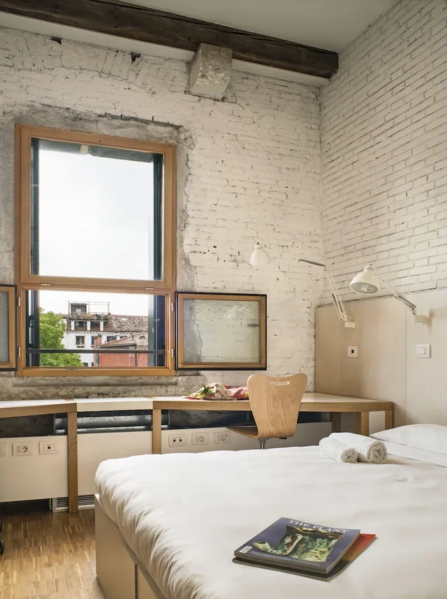 Room, Queen Bed, Combo Venezia 2/4