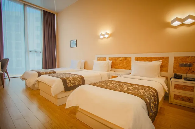 Room, Triple, Iveria Inn Tbilisi 3/10