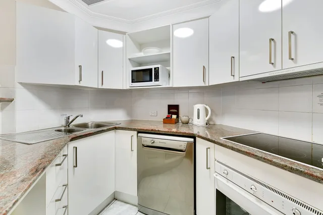 شقة بسرير كوين وسريرين منفصلين بغرفتي نوم، The Manor Apartment Hotel 6/6