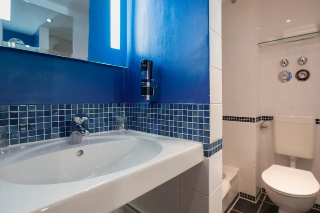 غرفة كلاسيكية بسرير مزدوج بإطلالة على الفناء، SORAT Hotel Berlin 3/4