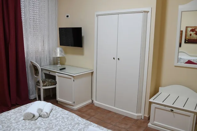 غرفة قياسية بسرير كوين، Villa Romana 10/10