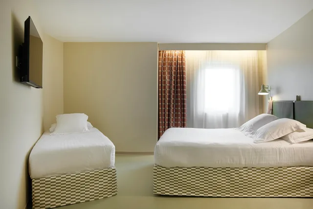غرفة بريستيج ثلاثية، Hotel des Victoires - Restaurant 1/1