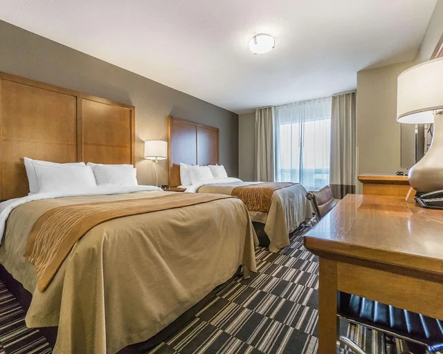 غرفة قياسية بسريرين كوين، Comfort Inn & Suites Edmonton International Airport 4/4