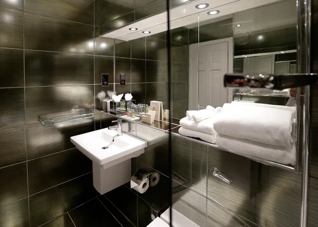 Petite, Town House، Nira Caledonia Hotel 9/10