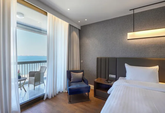 جناح ديلوكس بسرير كوين بإطلالة على البحر، Makedonia Palace, WorldHotels Luxury 1/7