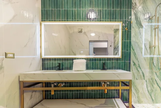 Deluxe, King Bed, Travellers Beach Resort 10/10